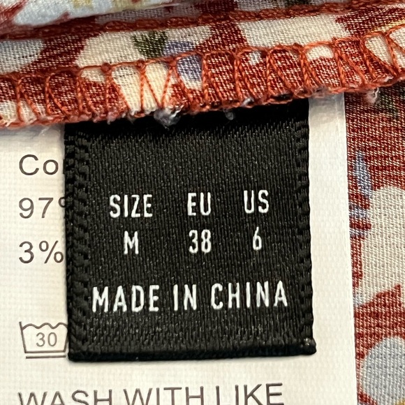 SHEIN rust red floral blouse, size medium. - Picture 6 of 9